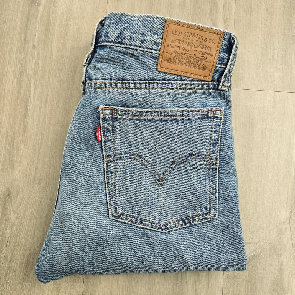 Levi's Wedgie Icon Fit Jeans, Size 26, Light Wash - Picture 2 of 13